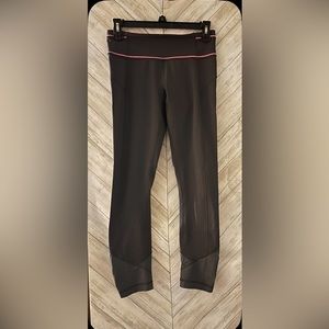 Lululemon Dark Gray Ruched Ankle Sz 4 With Dot Size In Sipper Compartment.